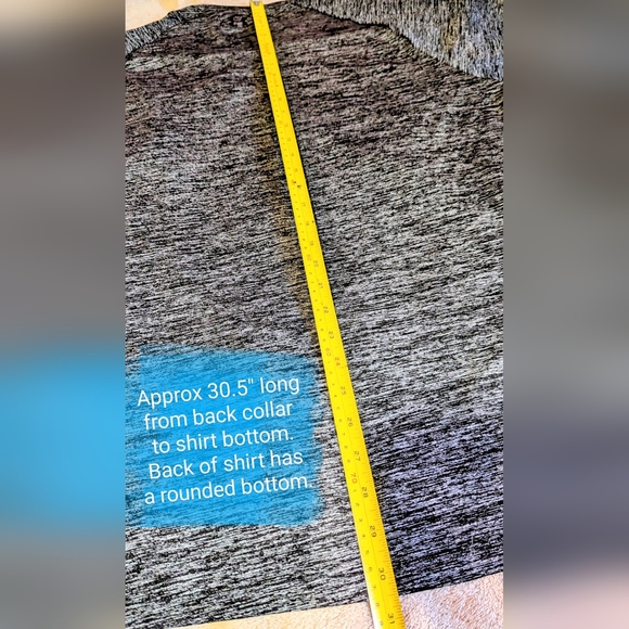 Under Armour Men's Size XXL, EUC Tech Tee Loose fit, heather grey workout shirt - Picture 12 of 14